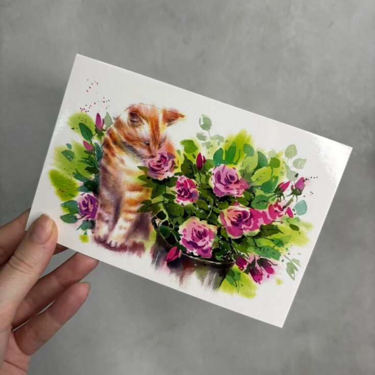 Открытка 10*15 см Котенок в цветах