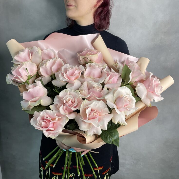 Букет из 17 роз Pink Mondial French